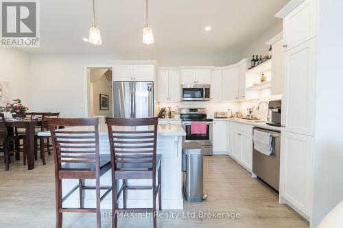 19 Huntley Avenue, Tillsonburg, ON - Indoor Photo Showing Kitchen With Upgraded Kitchen