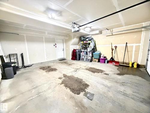#2 1010 Rabbit Hill Rd Sw, Edmonton, AB - Indoor Photo Showing Garage