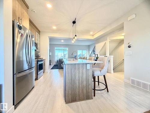 #2 1010 Rabbit Hill Rd Sw, Edmonton, AB - Indoor Photo Showing Kitchen