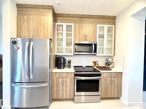 #2 1010 Rabbit Hill Rd Sw, Edmonton, AB - Indoor Photo Showing Kitchen