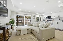 69 PINE GATE PLACE Whitby (Williamsburg), ON L1R 0S2