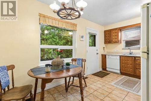 20 Plainsman Road, Mississauga, ON - Indoor Photo Showing Dining Room