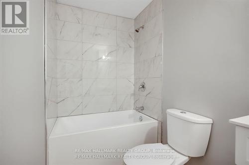 231 St Andrew Street, Ottawa, ON - Indoor Photo Showing Bathroom