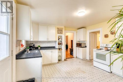 108 Beckwith Street E, Perth, ON - Indoor Photo Showing Kitchen