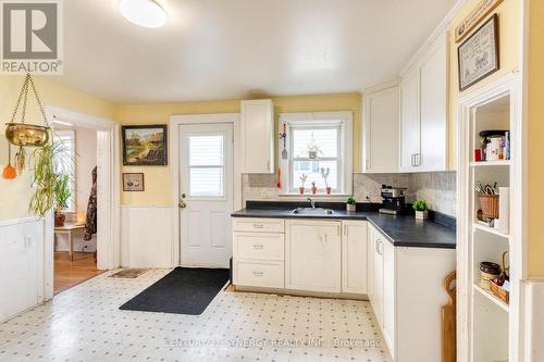 108 Beckwith Street E, Perth, ON - Indoor Photo Showing Kitchen