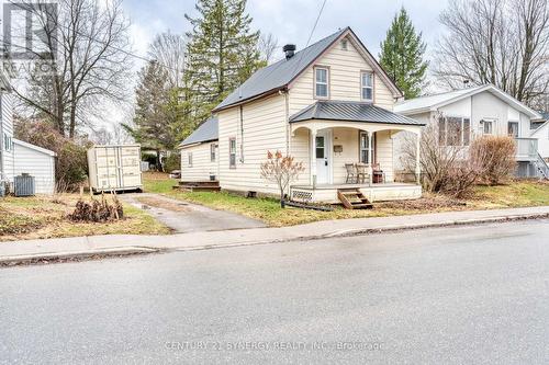 108 Beckwith Street E, Perth, ON - Outdoor
