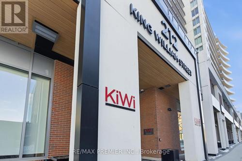 914 - 212 King William Street, Hamilton, ON - Outdoor
