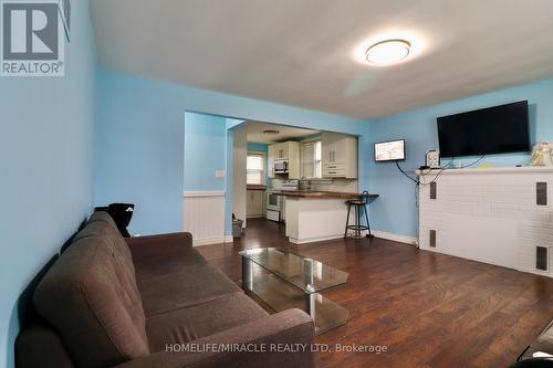 80 Roseview Avenue, Cambridge, ON - Indoor Photo Showing Living Room