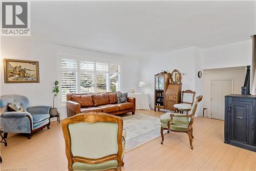 179 Royal Oak Road, Cambridge, ON - Indoor Photo Showing Living Room