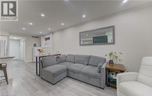 50 Howe Drive W Unit# 4D, Kitchener, ON - Indoor Photo Showing Living Room