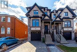 31 JOHN BEST AVENUE Toronto, ON M9N 1C4