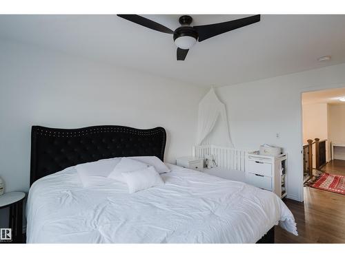 17539 61 St Nw, Edmonton, AB - Indoor Photo Showing Bedroom