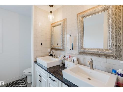 17539 61 St Nw, Edmonton, AB - Indoor Photo Showing Bathroom