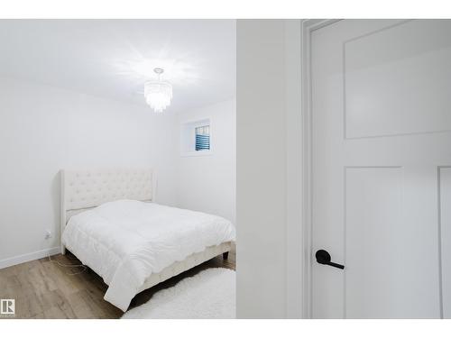 17539 61 St Nw, Edmonton, AB - Indoor Photo Showing Bedroom