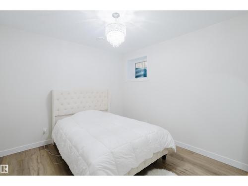 17539 61 St Nw, Edmonton, AB - Indoor Photo Showing Bedroom