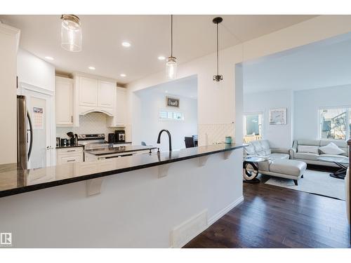 17539 61 St Nw, Edmonton, AB - Indoor