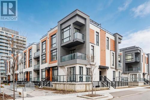 1103 - 12 DAVID EYER ROAD  Richmond Hill, ON L4S 0N3