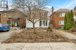 751 EGLINTON AVENUE E Toronto (Leaside), ON M4G 2K8