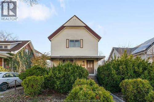 497 Caron AVENUE  Windsor, ON N9A 5B5