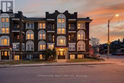 4 - 109 BALSAM AVENUE S Hamilton, ON L8M 3B2