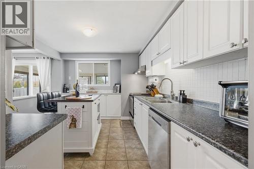 160 Carter Crescent, Cambridge, ON - Indoor Photo Showing Kitchen With Double Sink