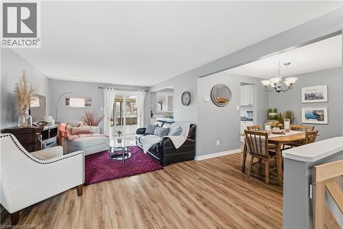 160 Carter Crescent, Cambridge, ON - Indoor Photo Showing Living Room