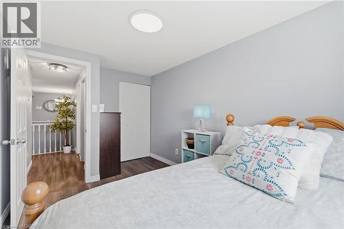 160 Carter Crescent, Cambridge, ON - Indoor Photo Showing Bedroom