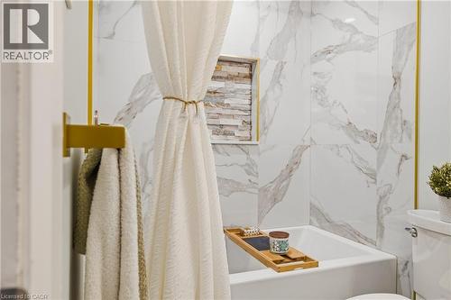 160 Carter Crescent, Cambridge, ON - Indoor Photo Showing Bathroom