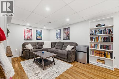 160 Carter Crescent, Cambridge, ON - Indoor Photo Showing Living Room