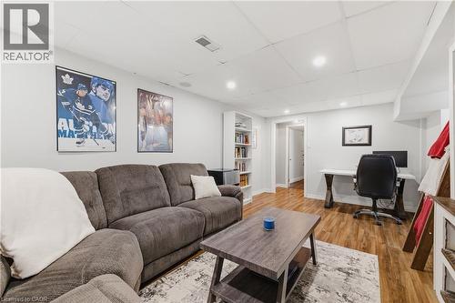160 Carter Crescent, Cambridge, ON - Indoor Photo Showing Living Room