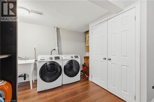 160 Carter Crescent, Cambridge, ON - Indoor Photo Showing Laundry Room