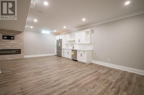 31 Bayside Court, Burlington, ON - Indoor Photo Showing Other Room
