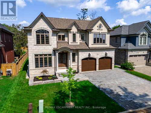 31 Bayside Court, Burlington, ON - Outdoor With Facade