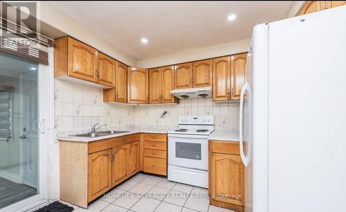 7208 Hermitage Road, Mississauga, ON - Indoor Photo Showing Kitchen With Double Sink
