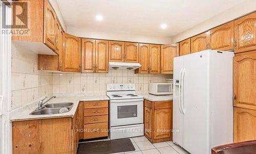 7208 Hermitage Road, Mississauga, ON - Indoor Photo Showing Kitchen With Double Sink