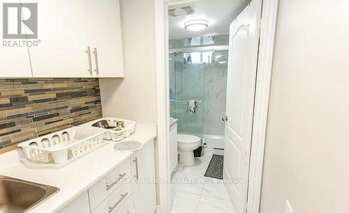 7208 Hermitage Road, Mississauga, ON - Indoor Photo Showing Bathroom