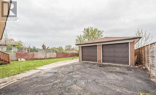 7208 Hermitage Road, Mississauga, ON - Outdoor