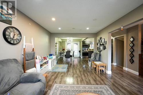 8 Ralgreen Crescent, Kitchener, ON - Indoor Photo Showing Bedroom