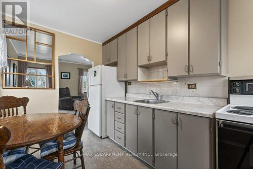 5 Mahony Avenue, Hamilton, ON - Indoor Photo Showing Kitchen