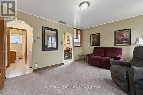 5 Mahony Avenue, Hamilton, ON - Indoor Photo Showing Living Room