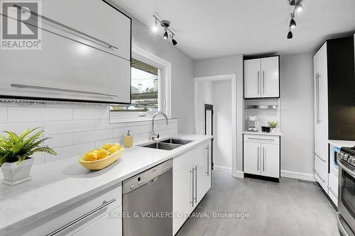 863 Duberry Street, Ottawa, ON - Indoor Photo Showing Kitchen With Double Sink