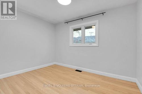 863 Duberry Street, Ottawa, ON - Indoor Photo Showing Other Room