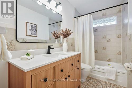 863 Duberry Street, Ottawa, ON - Indoor Photo Showing Bathroom