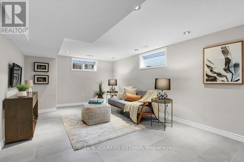 863 Duberry Street, Ottawa, ON - Indoor