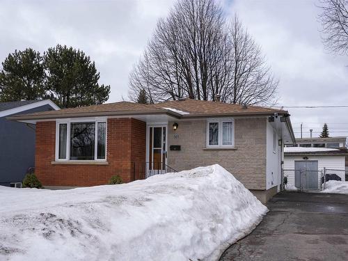 305 Sillesdale Crescent  Thunder Bay, ON P7C 1S7