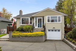 2023 Carnarvon St Oak Bay, BC V8R 2V2