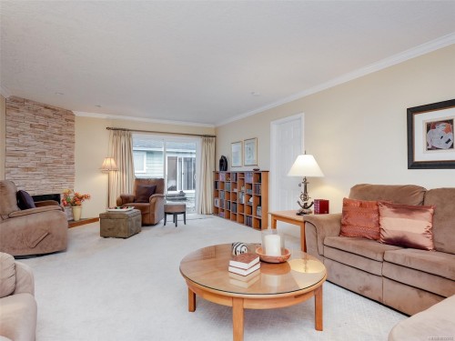 2087 James White Blvd, Sidney, BC - Indoor Photo Showing Living Room