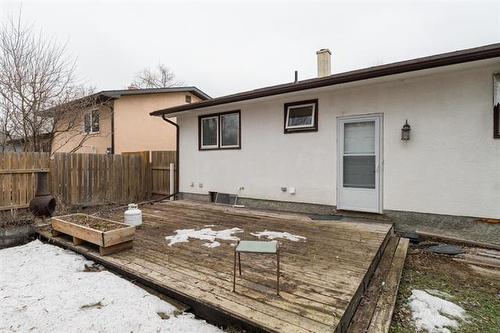 42 Cullen Dr, Winnipeg, MB 