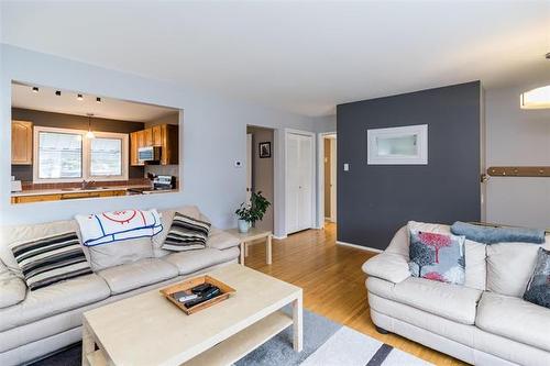 42 Cullen Dr, Winnipeg, MB 