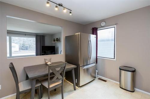 42 Cullen Dr, Winnipeg, MB 